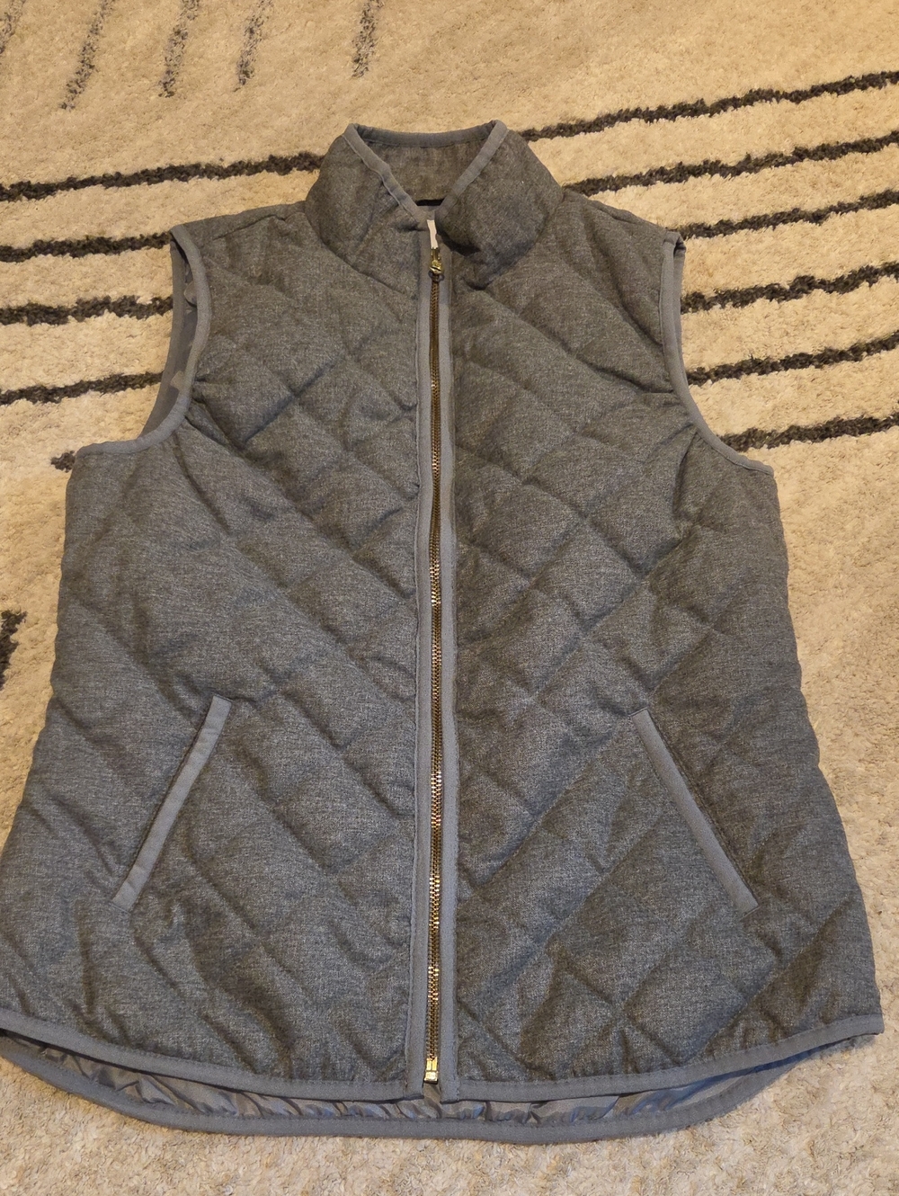Old Navy Gray Quilted Sleeveless Puffer Vest